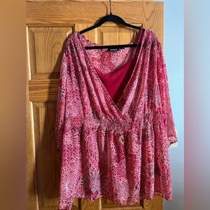 Avenue 2 piece shirt red plus size 26/28